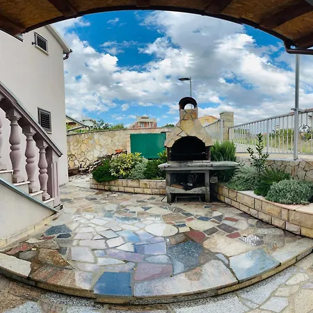 Budisa Apartman Maslenica